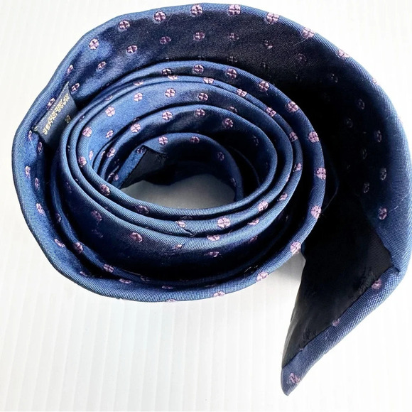 Brooks Brothers 346 Pure Silk Tie Blue with Small Purple Flowers Made In USA - Picture 3 of 7